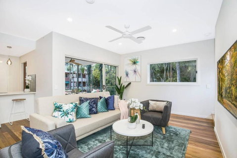 Park Avenue Townhouse Retreat Brisbane Sleeps 10 - Accommodation Cairns 3