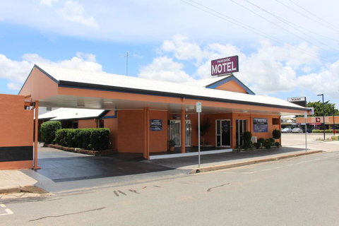 Parkside Motel Ayr - Accommodation Cairns 0
