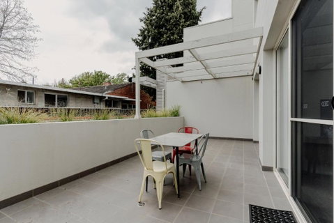 Peaceful 1-Bed Apartment Close To Lonsdale St - Accommodation Cairns 3