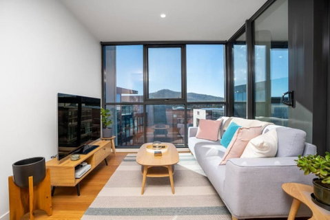 Perfectly Located 1BR BA Apartment - Accommodation Cairns 0