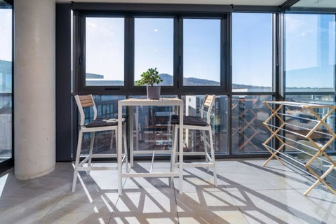 Perfectly Located 1BR BA Apartment - Accommodation Cairns 1