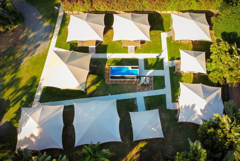 Poinciana At Cooee Bay - Accommodation Cairns 1