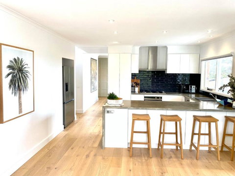 Pool & Pet Friendly - Mornington Peninsula Beach House - Accommodation Cairns 2