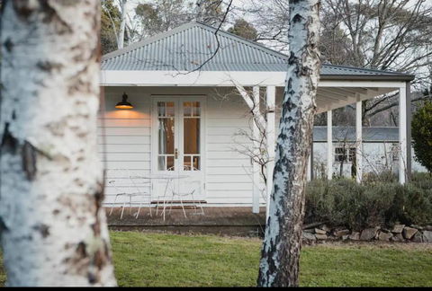 Peony Farm Pink Cottage - Accommodation Cairns 0