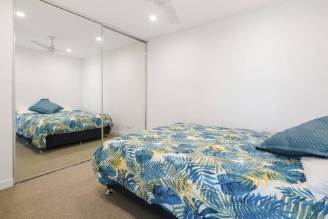 Perfect Haven In Spring Hill 2B1B And Parking - Accommodation Cairns 3