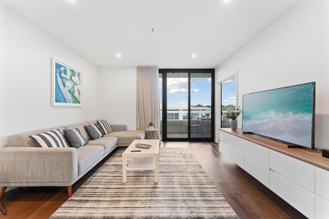 Perfect Location 1-Bed With Balcony, BBQ & Parking - Accommodation Cairns 0