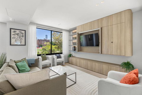 Perfect Vacation Home W Terrace & Private Garage - Accommodation Cairns 3