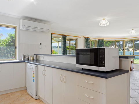 Pets At The Beach 8 Marto Court - Accommodation Cairns 3