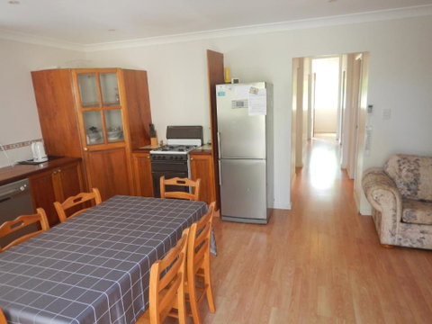 Pine Cottage - Accommodation Cairns 3