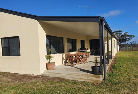 Pleasant Hill BnB - Accommodation Cairns 0