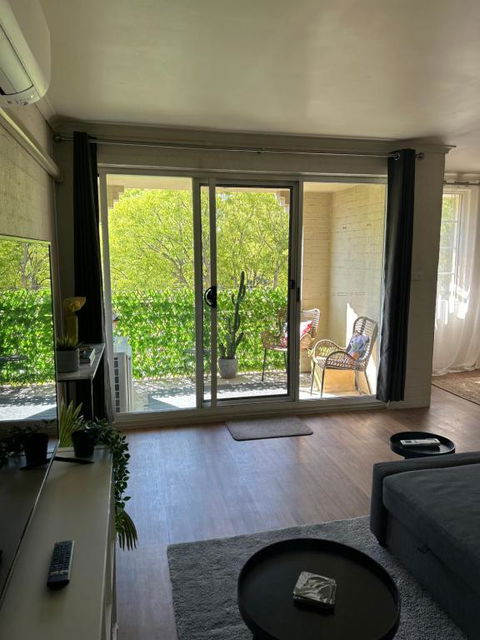 Plush 2 Bedroom Apartment Kingston - Accommodation Cairns 2