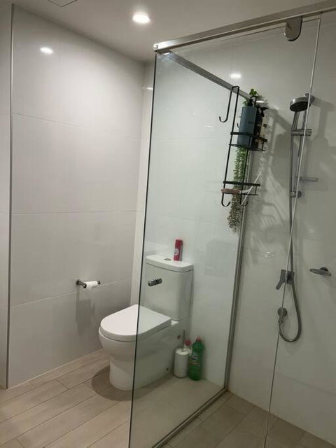 Plush Apartment On Mort - Accommodation Cairns 1