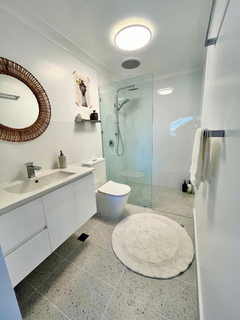 Point Clare - Relax And Unwind - Greenery & Birdsongs - Accommodation Cairns 2