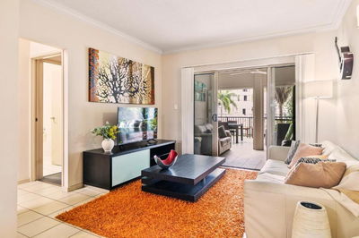 Pool view two-bedroom apartment 10 min from city