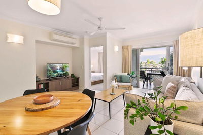 Poolside Paradise Cairns - 9 Pools BBQ & Gym