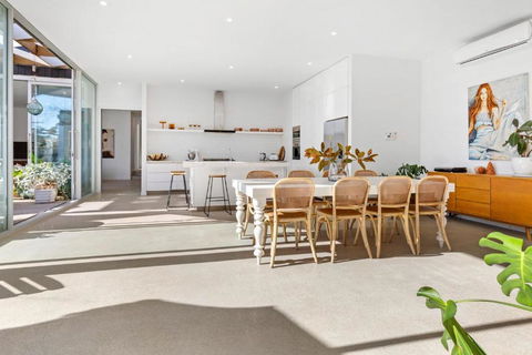 Poolside Paradise Mount Eliza - Accommodation Cairns 2