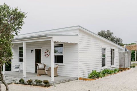 Port Cottage On The Great Ocean Road - Accommodation Cairns 0