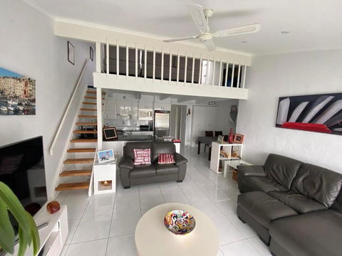 Port Lincoln Marina Waterfront Apartment - Accommodation Cairns 0