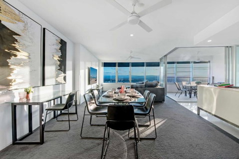 Q Tower Apartments In Surfers Paradise - From Level 3 - Self Contained & Privately Managed - Wow Stay - Accommodation Cairns 1