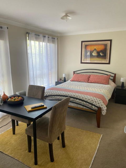 Private Room With Ensuite And Parking Close To Wollongong CBD - Accommodation Cairns 0