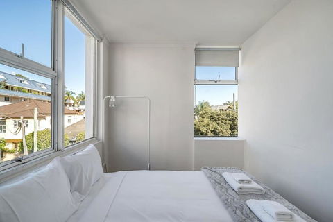 Quaint 1BD On The Doorstep Of Manly Beach - Accommodation Cairns 3