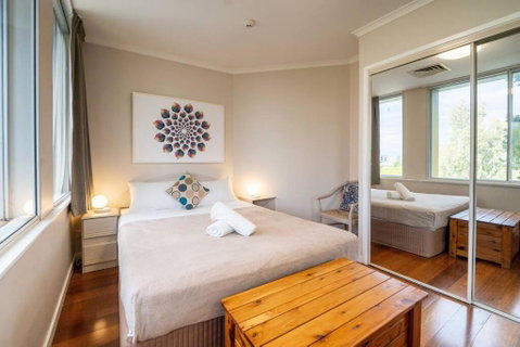 Quaint Auchenflower 1B1B Apt W Parking Close To UQ - Accommodation Cairns 3