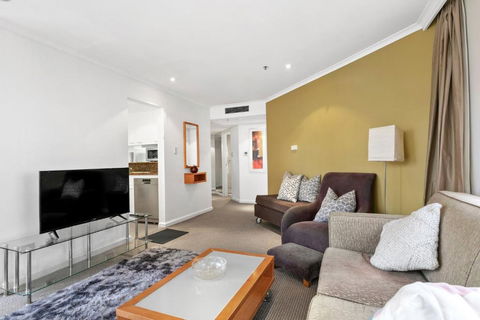 Quay West 2302 Self-Catering - Accommodation Cairns 3