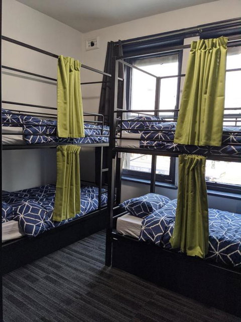 Queen Victoria Hostel - Accommodation Cairns 2