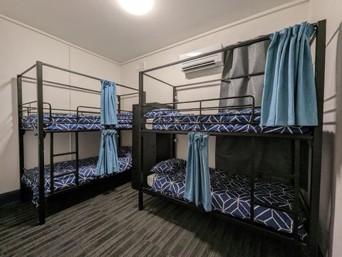 Queen Victoria Hostel - Accommodation Cairns 1