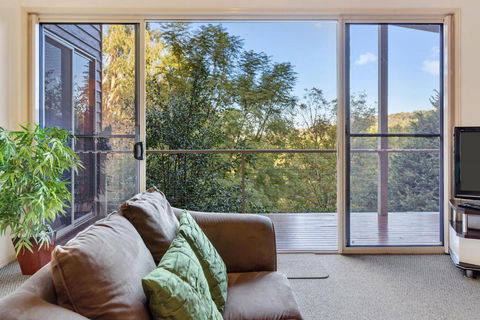 Ravensbourne Escape- Kookaburra Kottage - Accommodation Cairns 0