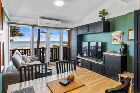 Rawsons Shack Beachfront Unit Suits Single Or Couple - Accommodation Cairns 1