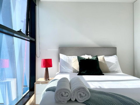 Readyset Apartments On Bouverie - Accommodation Cairns 1