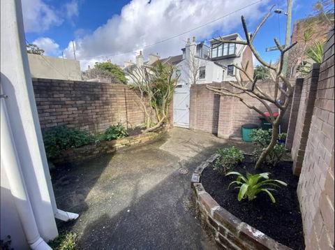 Rear Garden Suite - Accommodation Cairns 1