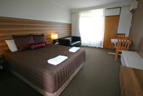 Red Cedars Motel - Accommodation Cairns 2