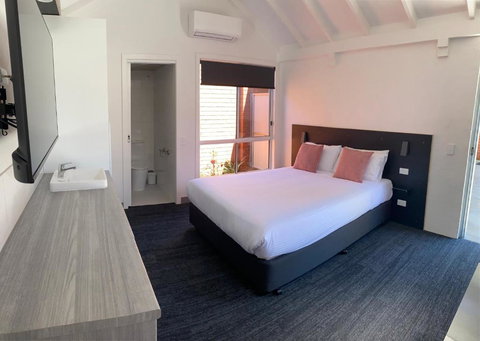 Railway Motel Myrtleford - Accommodation Cairns 3