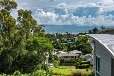Austinmer - Cannonvale - Accommodation Cairns 2