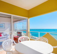 Avalon 4 - right across the road from convent beach - uninterrupted views - Accommodation Cairns