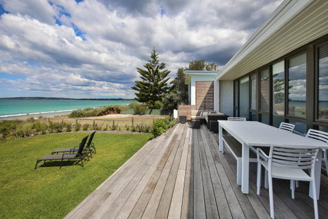Azure Absolute Beachfront - Pet Friendly - Accommodation Cairns 0