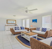 Azure Waters - perfectly positioned with ocean views - Accommodation Cairns