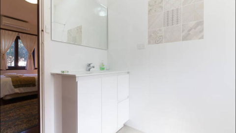 B4 Apartment Close To City, UWA, Nedlands & Swan River - Accommodation Cairns 3