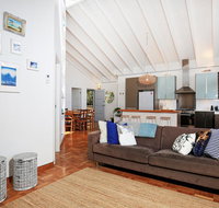 Balena  Culburra - Pet Friendly - 1 Min Walk to Beach - Accommodation Cairns