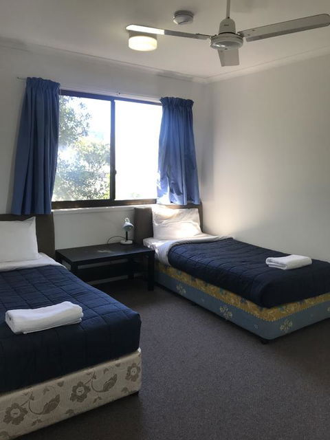 Bargara Beach Motor Inn - Accommodation Cairns 2