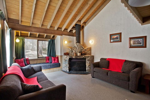 Battys - Accommodation Cairns 0