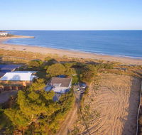 Beach Cottage In The Heart Of Mandurah - Accommodation Cairns