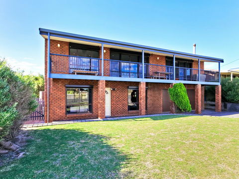 Beach House At Moana - Accommodation Cairns 1