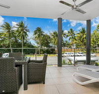Beachfront Apartment with Ocean Views 4 - Accommodation Cairns