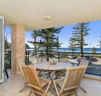 Beachfront on Golden Mile - Accommodation Cairns