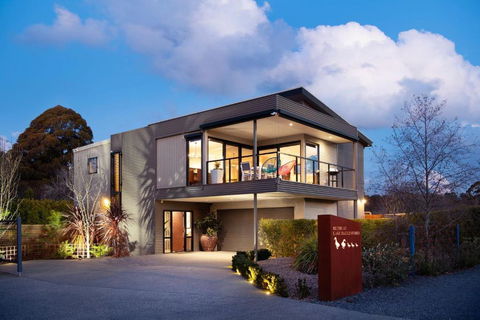 Retreat Lake Daylesford - Free Wifi - Accommodation Cairns 0