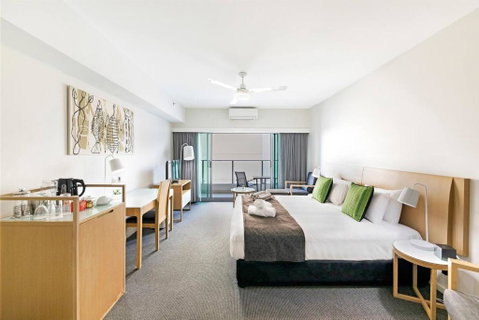 Resort-Style Sister Studios - Double Delight In The CBD - Accommodation Cairns 0