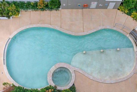 Resort-Style Sister Studios - Double Delight In The CBD - Accommodation Cairns 3